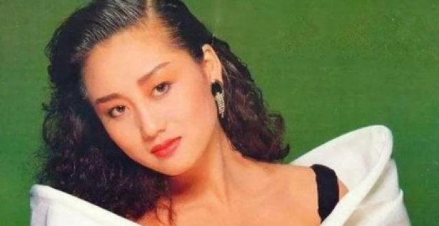 差点成为赌王5太，让李连杰抛妻弃女，利智究竟有何魅力？