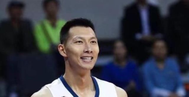 CBA与NBA球员身材对比：侄子比威少小一圈，小斯让王哲林略显尴尬