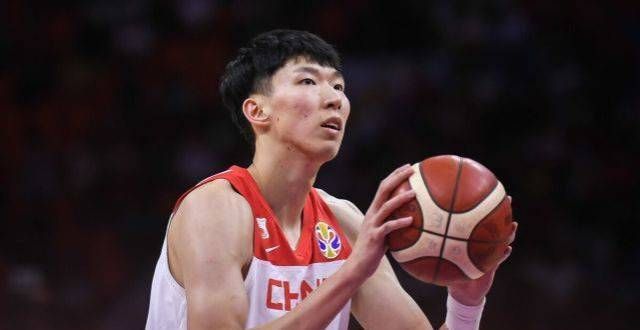 联盟第一人周琦正式出征NBL：一细节显露周琦进步，NBA或不是梦战打服